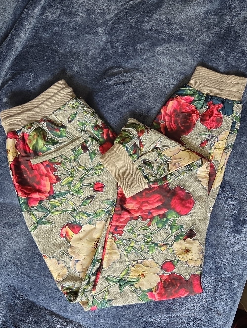 Hemant & Nandita Handmade Women's Floral Metallic Joggers. NWT. Small.